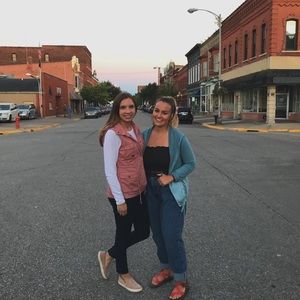 Meet your Posher, Lauren